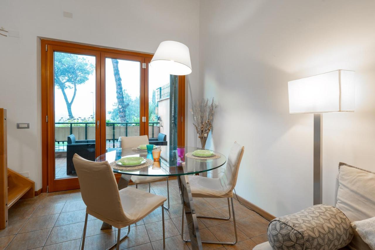 Capa's Loft * Rom